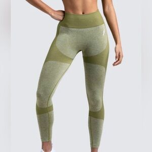 Medium green doyoueven workout leggings